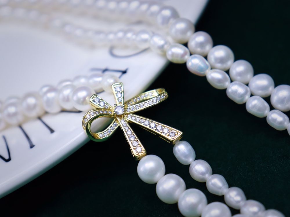 Picture of Natural freshwater pearls