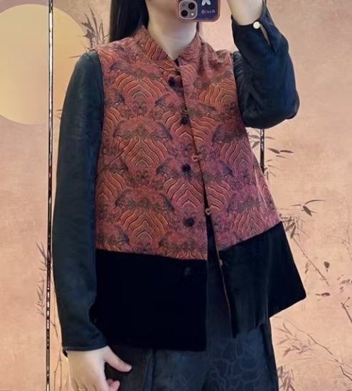 Picture of 25BCZX24713 真丝香云纱拼丝绒棉马甲